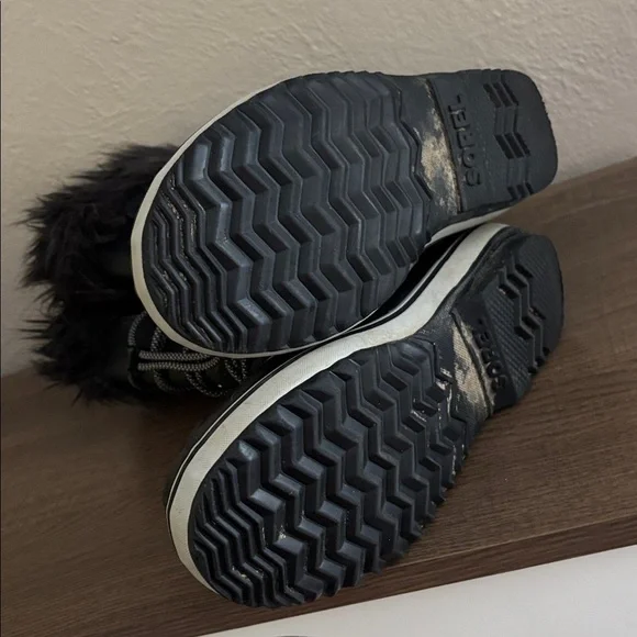 Sorel Youth Joan Of Arctic Waterproof Black Winter Boots, Kids’ Size 4 EU 35 - Picture 7 of 9